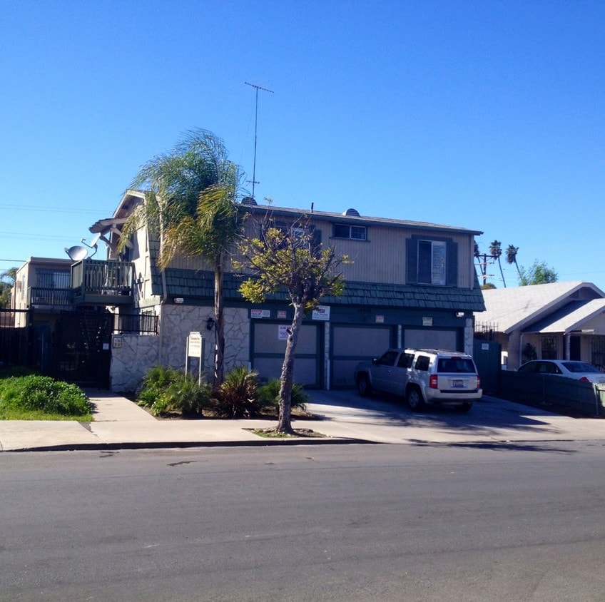Primary Photo - 4078 Chamoune Ave
