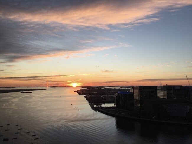 Building Photo - 85 E India Row