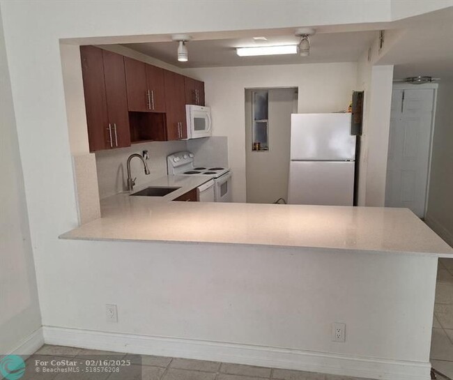 Foto del edificio - 8040 N Colony Cir