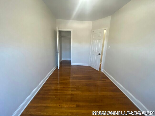 Foto del edificio - 184 Walnut Ave