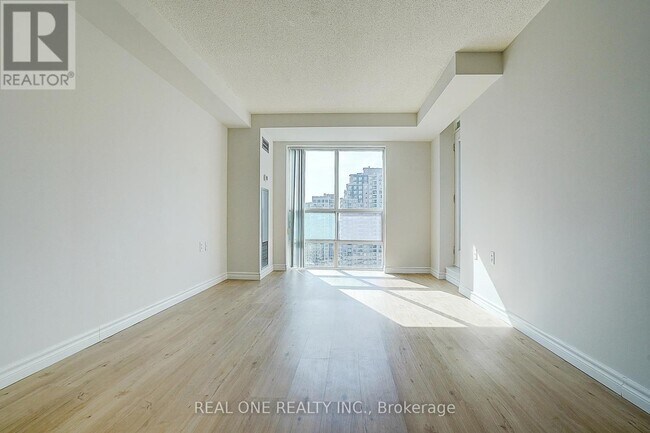 Photo du bâtiment - 1901 OLIVE 20 Ave