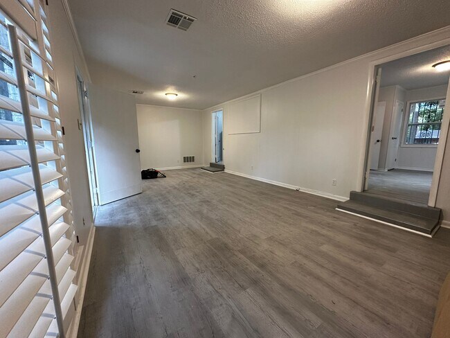 Foto del edificio - 76 S Haardt Dr