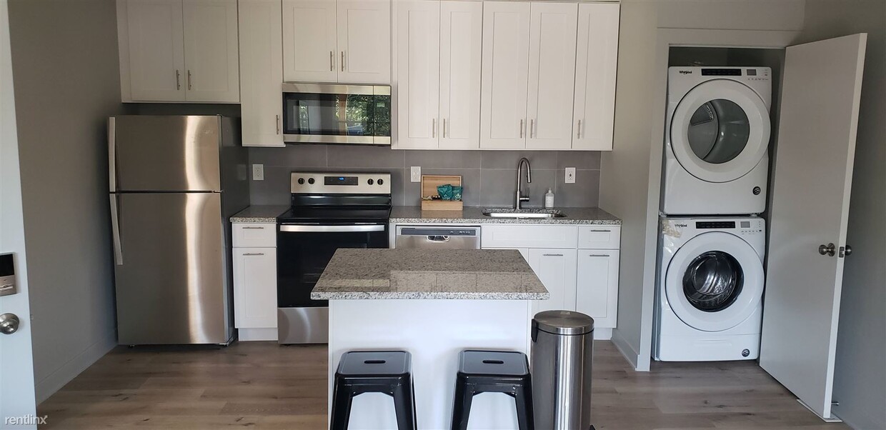 Primary Photo - 2 br, 1 bath Apartment - The Metro