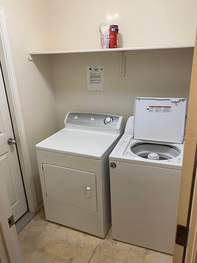 Laundry Room - 237 N Park St