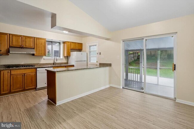 Foto del edificio - 901 Kenbrook Dr