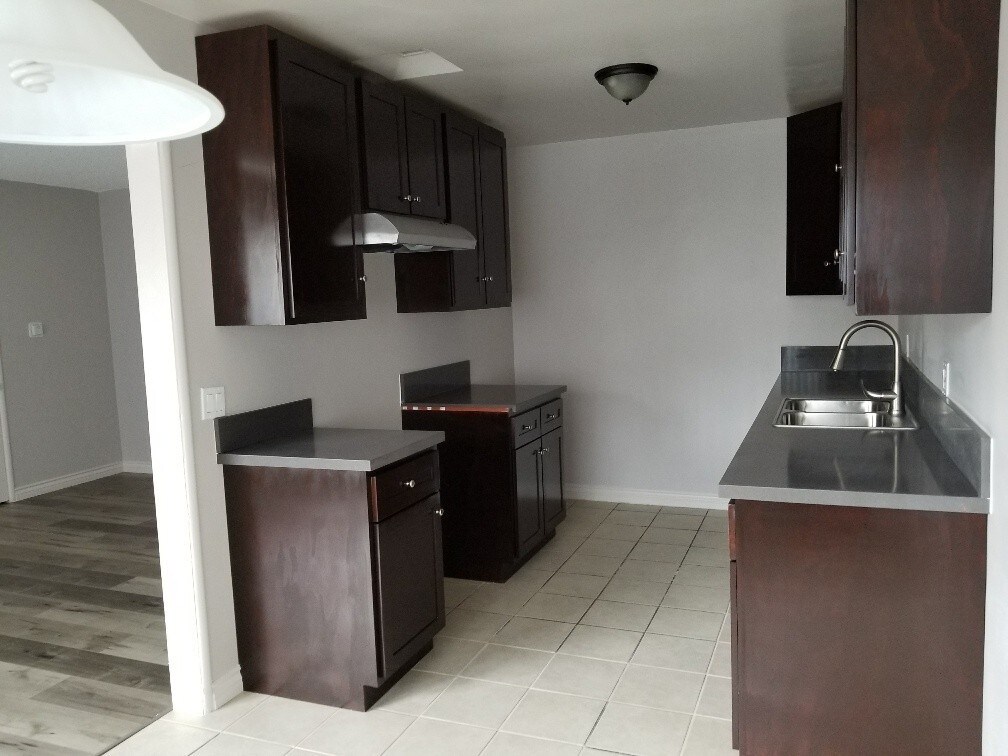 Building Photo - 4535 Santo Tomas Dr