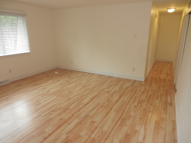 Building Photo - 2745 Leisure Dr
