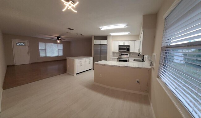 Building Photo - 2505 Fruit Tree Dr