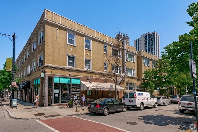 Building Photo - 457 W Roslyn Pl