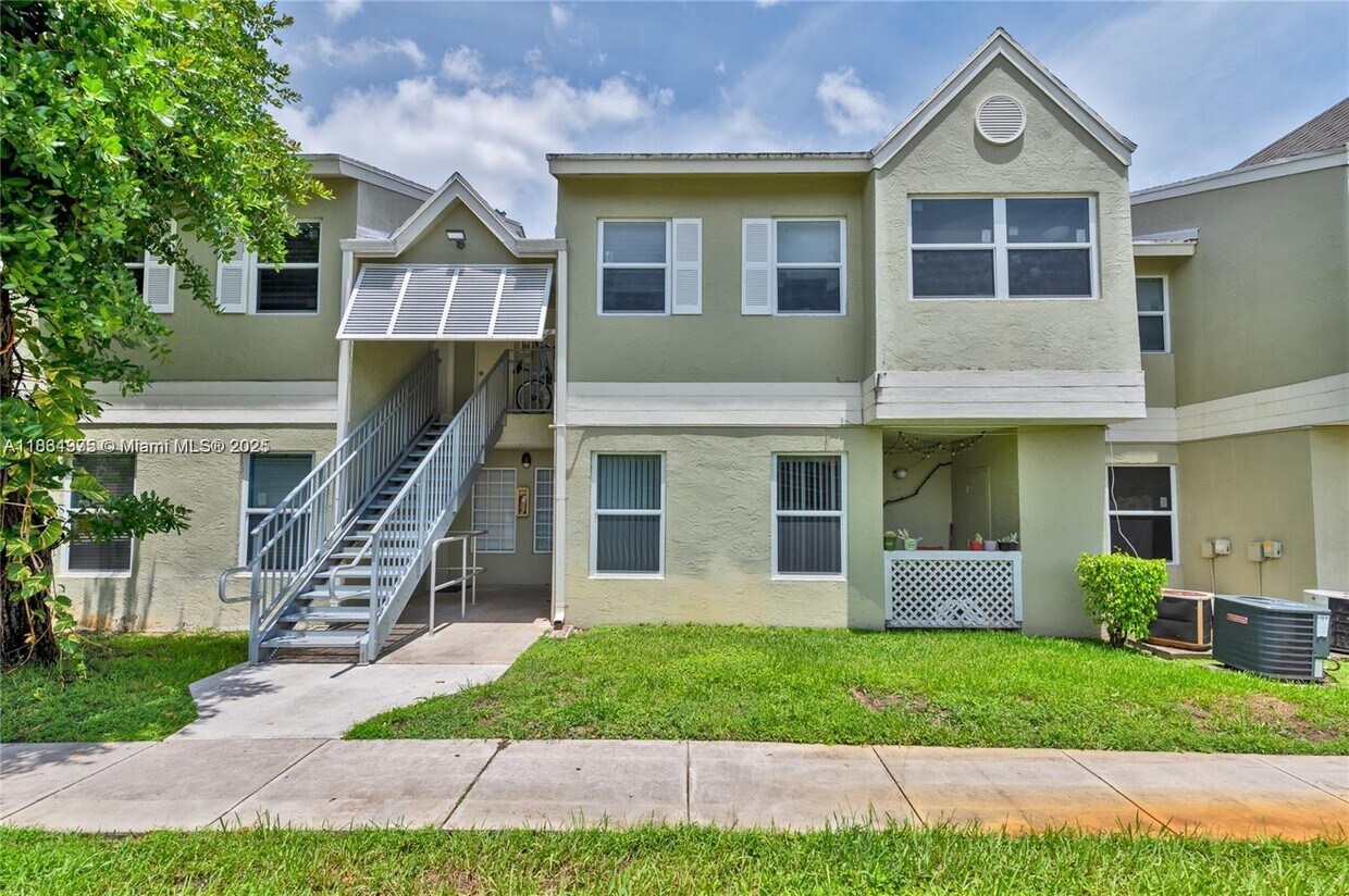 Primary Photo - 17520 NW 67th Pl