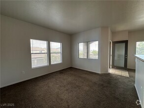 Building Photo - 8250 N Grand Canyon Dr