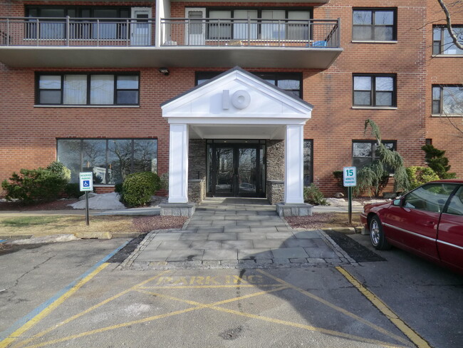 Building Photo - 10 Ocean Blvd