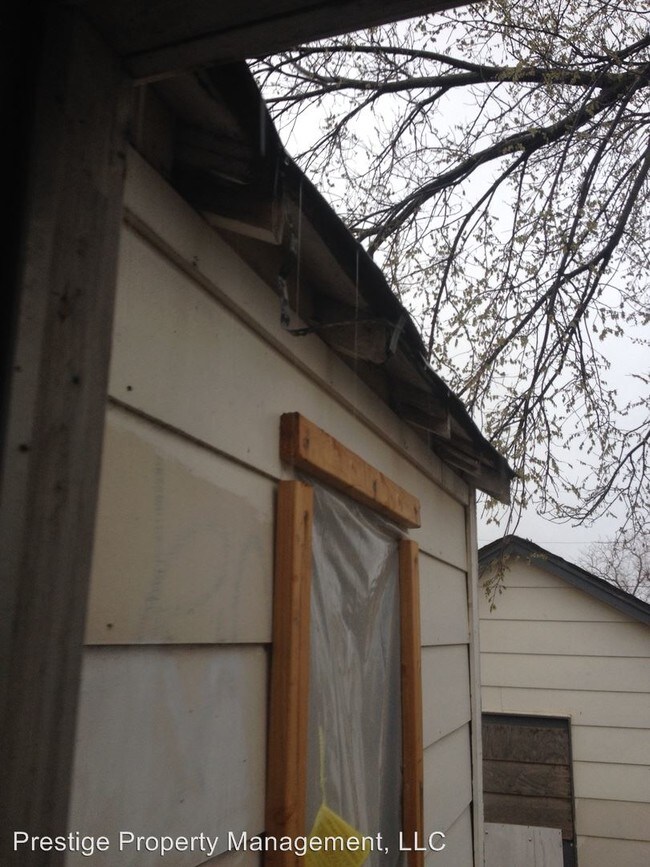 Building Photo - 2417 SE 15th St