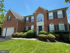 Building Photo - 513 Glenbrook Dr