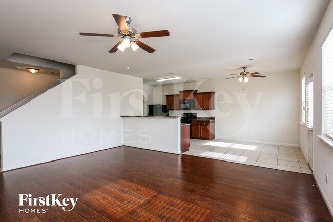 Foto del edificio - 4717 Cedar Springs Dr