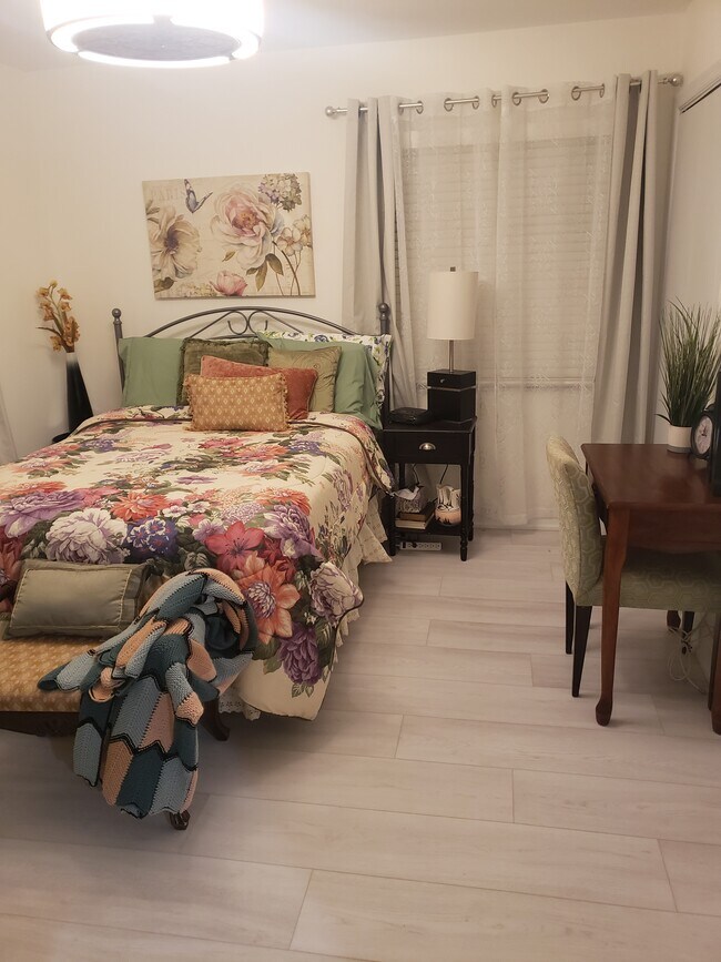 Bedroom - 1041 Orange Ter