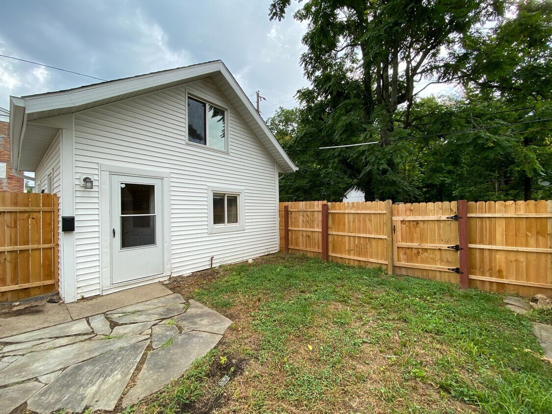 Foto principal - 515 S Fess Ave