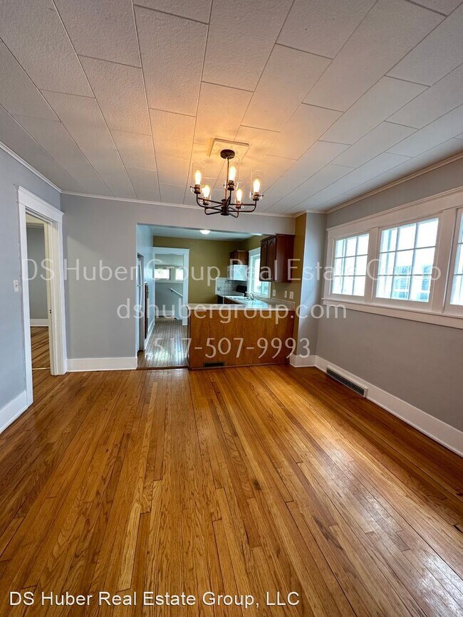 Building Photo - 3 br, 2 bath House - 302 N Hayford