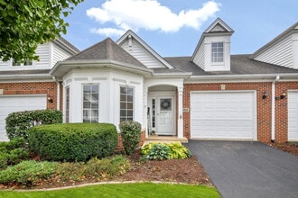 Building Photo - 385 Delnor Glen Dr