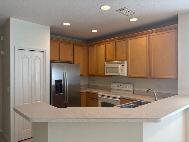Foto del edificio - 9428 Flowering Cottonwood Rd
