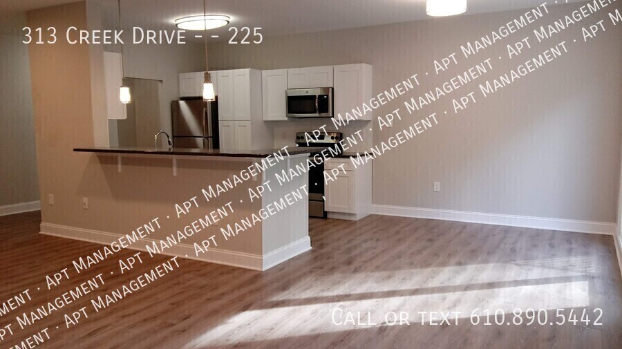 Photo - 313 Creek Drive --225