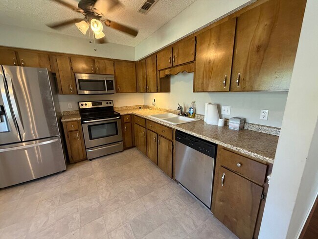 Foto del edificio - FOR RENT