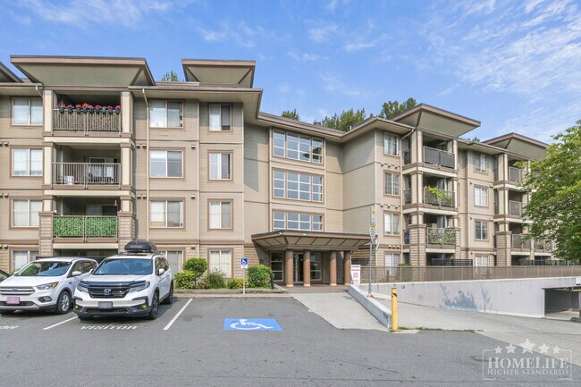 Photo du bâtiment - Modern & Spacious 2 Bedroom, 2 Bathroom Condo in Central Chilliwack