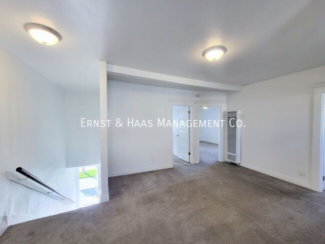 Building Photo - 546 Lime Ave