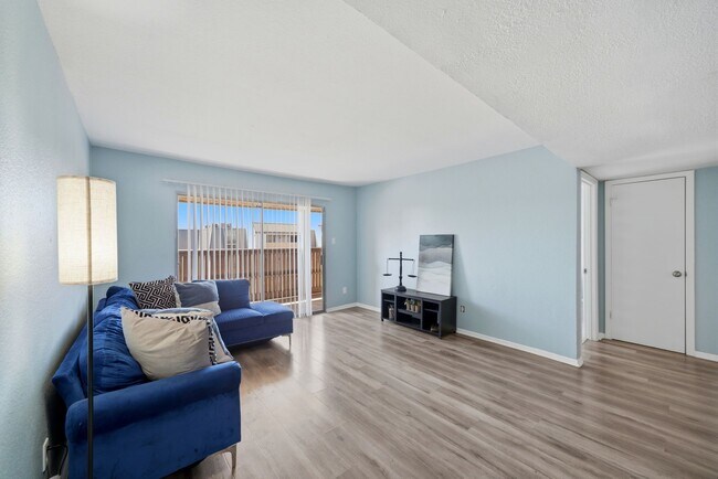 Foto del edificio - 8523 Hearth Dr