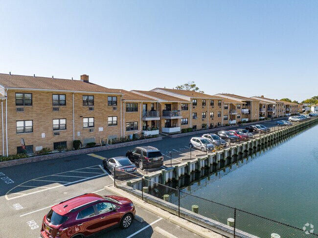 Foto del edificio - Town'n Harbor