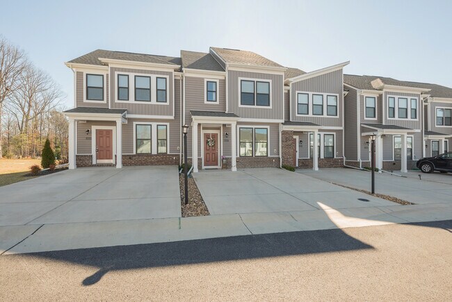 Building Photo - 12217 Dutch Elm Cir