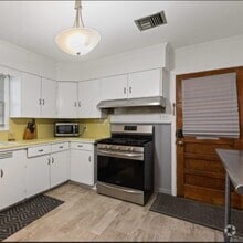 Building Photo - 111 Marie Antoinette St