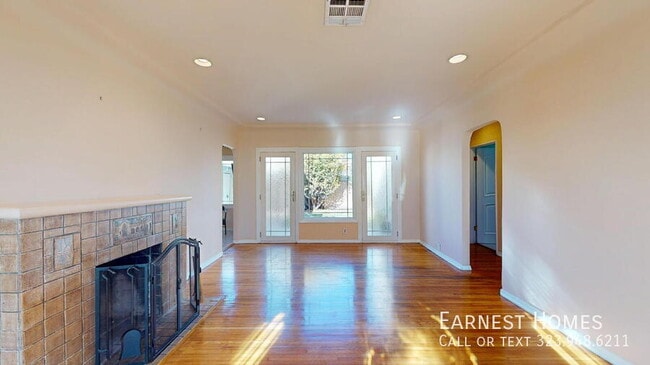 Foto del edificio - 517 E Chestnut St