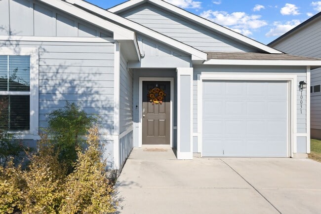 Building Photo - Well-Maintained 3-Bedroom Home – Ideal for Students & Professionals!