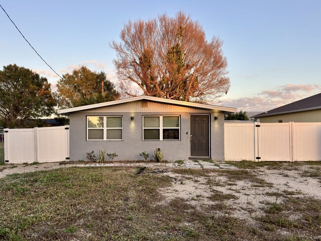 Building Photo - 1415 Diego St