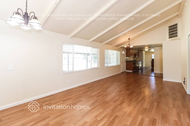 Building Photo - 425 Jasmine Ave