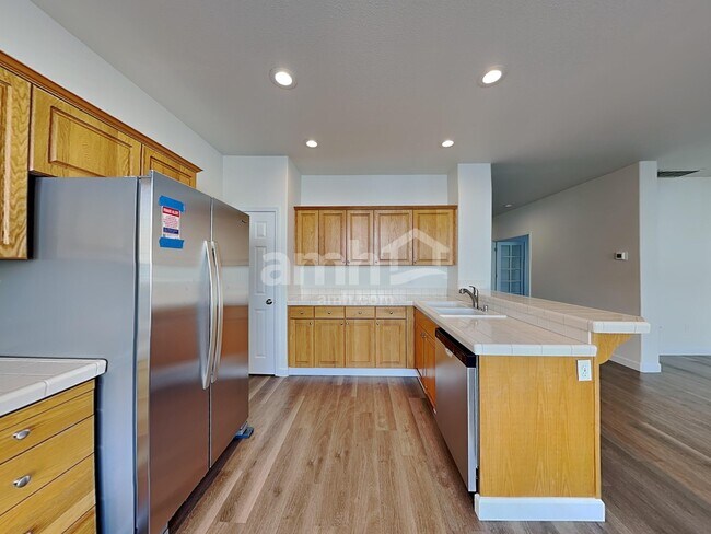 Building Photo - 2300 NE 106th St