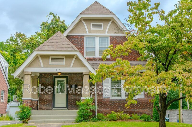 Foto principal - 1910 Wrocklage Ave