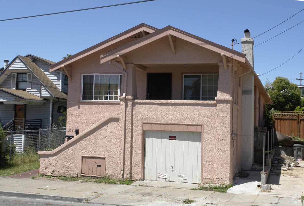 Building Photo - 2031 Vicksburg Ave