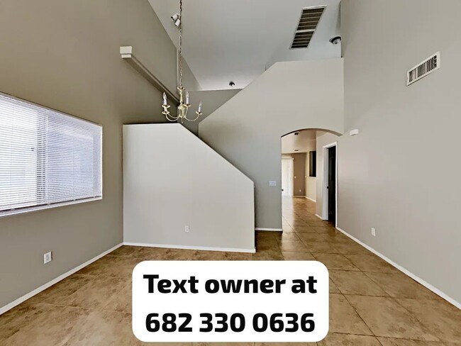 Building Photo - 3607 W La Salle St