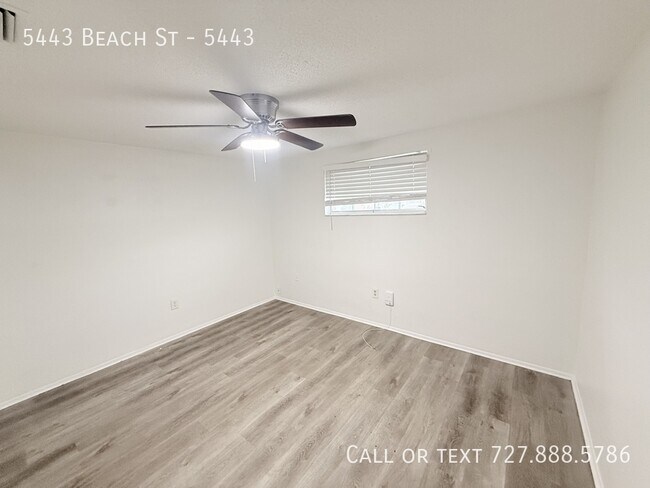 Foto del edificio - 5443 Beach St