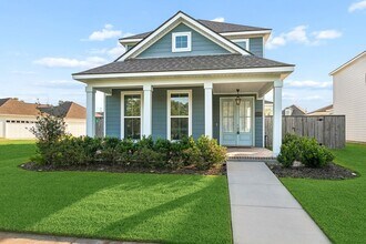 Building Photo - 1125 River Chase Dr