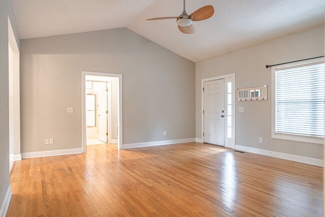Building Photo - 167 Laurel Oak Ln