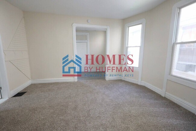 Foto del edificio - Three Bedroom House | Move in Ready