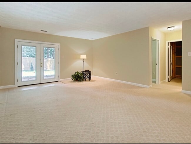 Building Photo - 4609 Luxberry Dr