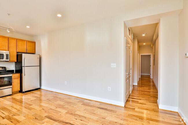 2BR, 1BA - 750SF - 1319 Park Rd NW