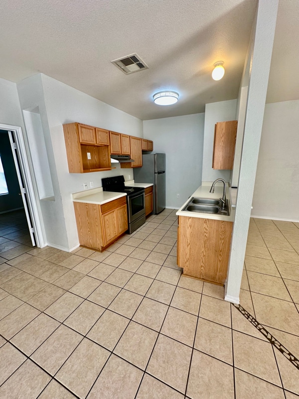 Building Photo - 15315 Kamary Ln