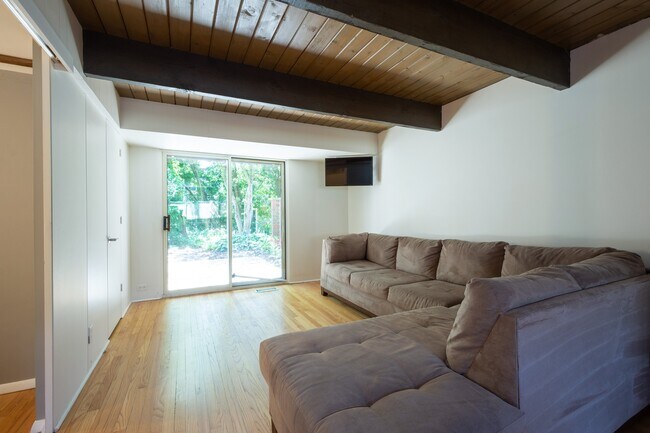 Foto del edificio - 415 S Lageshulte St