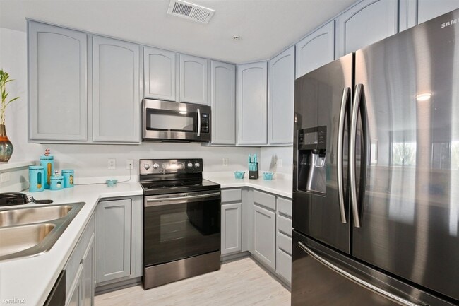 Building Photo - 1 br, 2 bath Condo - 47 Sargent St