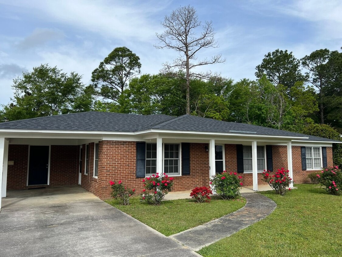 102 Harwood St, Statesboro, GA 30458 House Rental in Statesboro, GA